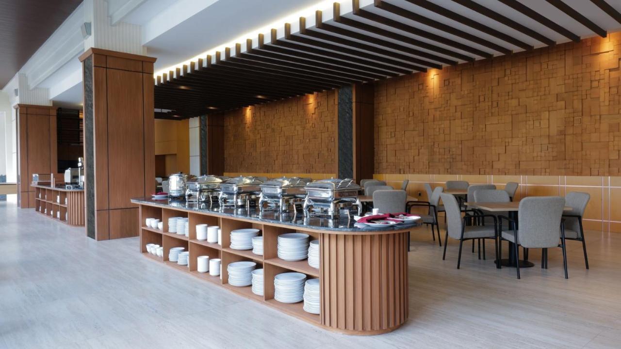 Fox Harris Hotel & Convention Banjarnegara Екстер'єр фото